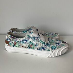 Blowfish Comfort Shoes Sneakers Womens Size 8.5 White Tropical Floral Slip On